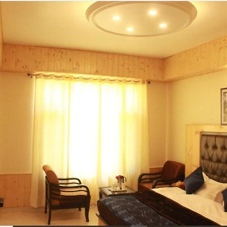 Hotel Bodh International Manāli Exterior foto