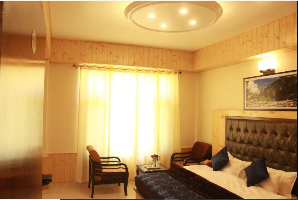 Hotel Bodh International Manāli Exterior foto